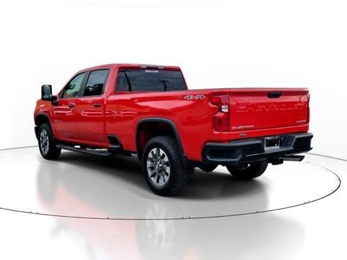 Used 2025 Chevrolet Silverado 2500 Custom image 3