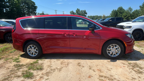 New 2026 Chrysler Voyager LX image 7