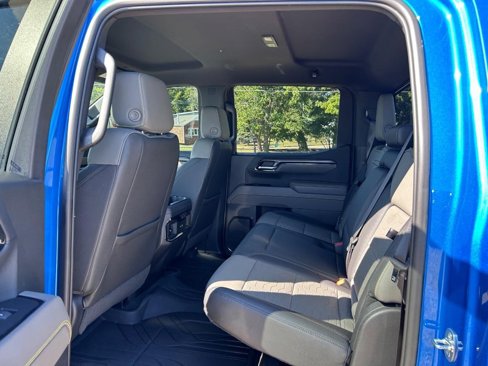 Used 2022 Chevrolet Silverado 1500 ZR2 w/ Technology Package image 9