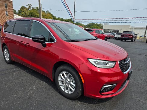 New 2026 Chrysler Pacifica Select image 2