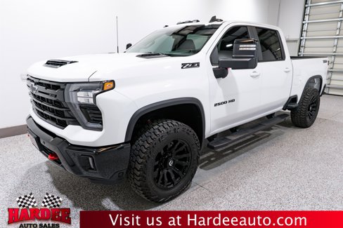 Used 2025 Chevrolet Silverado 2500 LT image 2