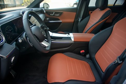 Used 2025 Mercedes-Benz GLC 300 4MATIC image 17