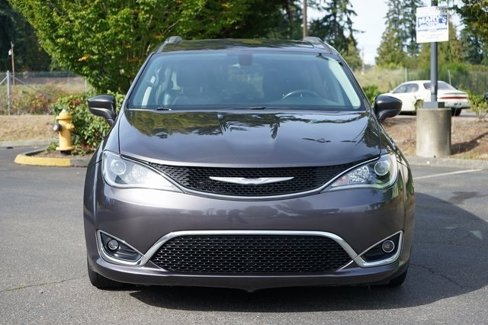 Used 2017 Chrysler Pacifica Touring-L image 8