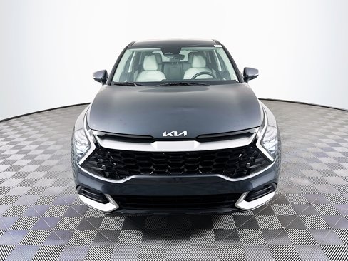 Used 2025 Kia Sportage EX image 2