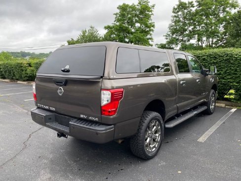 Used 2018 Nissan Titan SV w/ SV Convenience Package image 3