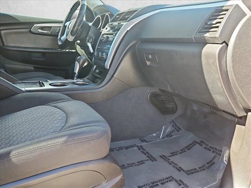 Used 2011 Chevrolet Traverse LT image 22