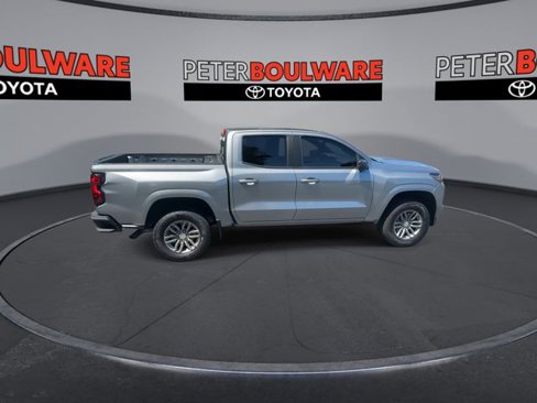 Used 2024 Chevrolet Colorado LT w/ LT Convenience Package image 17