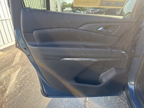 Used 2025 Chevrolet Traverse LT image 16