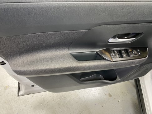 Used 2025 Nissan Kicks SV image 20