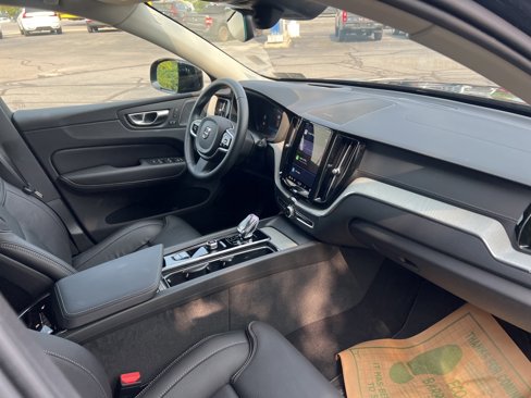 Certified 2025 Volvo XC60 B5 Ultra w/ Climate Package image 37