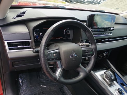 Used 2023 Mitsubishi Outlander SEL image 11