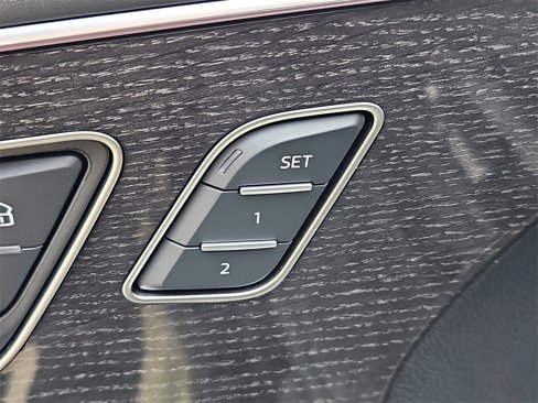 Used 2024 Audi Q8 Prestige image 22
