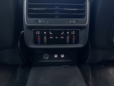 Used 2019 Audi Q8 Premium Plus w/ Premium Plus image 34