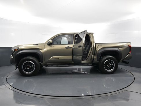 Used 2025 Toyota Tacoma TRD Off-Road image 34