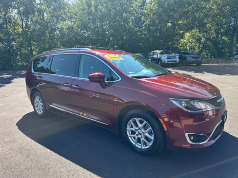 Used 2020 Chrysler Pacifica Touring-L image 1