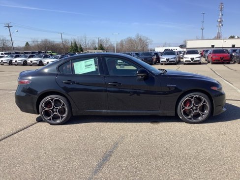 New 2025 Alfa Romeo Giulia Sprint w/ Veloce Package AWD image 6