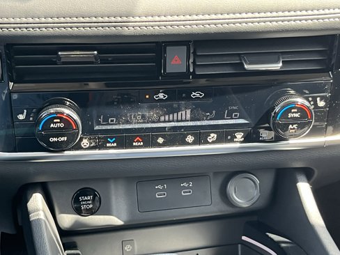 New 2025 Nissan Rogue SL w/ SL Premium Package image 26