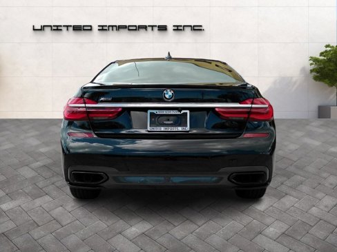 Used 2018 BMW 750i xDrive image 4