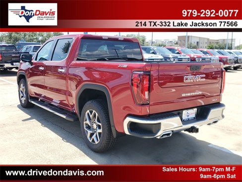 New 2026 GMC Sierra 1500 SLT image 4