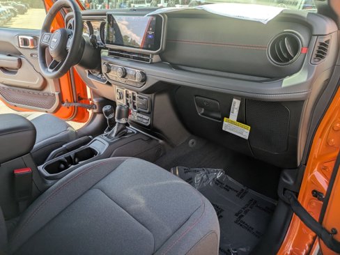 New 2025 Jeep Gladiator Rubicon image 24