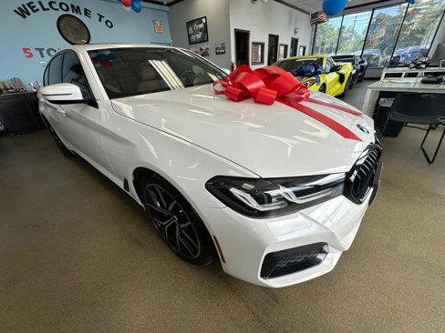 Used 2022 BMW 530i xDrive w/ Executive Package image 17