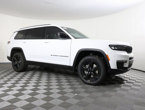 New 2025 Jeep Grand Cherokee L Limited image 3