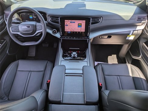 New 2025 Jeep Wagoneer 4WD w/ Convenience Group I image 15