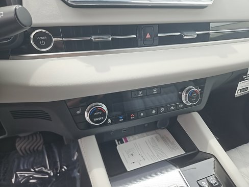 New 2025 Mitsubishi Outlander SEL image 28