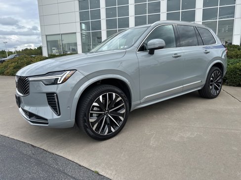 Certified 2025 Volvo XC90 B5 Plus image 9