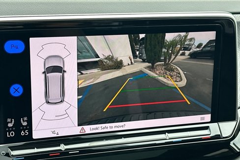 New 2025 Volkswagen Atlas Peak Edition SE image 18