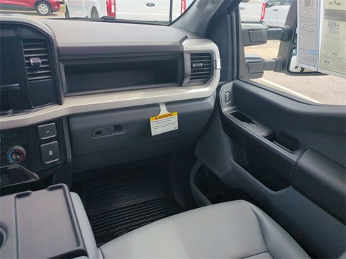 New 2026 Ford F350 4x4 Crew Cab DRW Super Duty image 16