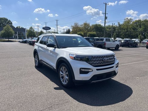 Certified 2023 Ford Explorer Limited w/ Equipment Group 301A image 3