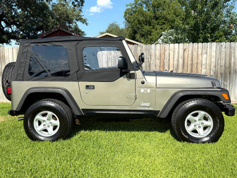 Used 2005 Jeep Wrangler X w/ Tire & Wheel Group (Ecco) image 32