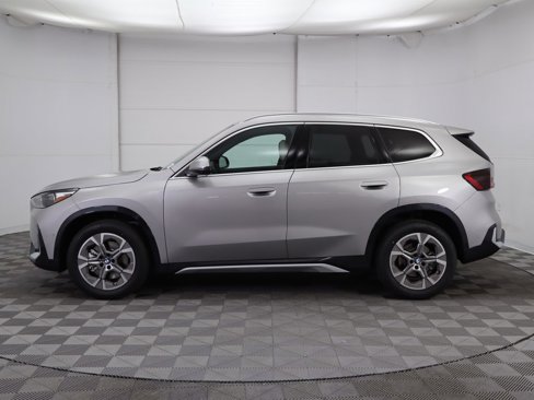 Used 2025 BMW X1 xDrive28i w/ Technology Package image 9