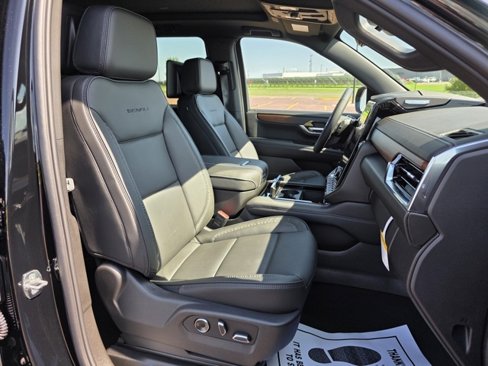 New 2025 GMC Yukon Denali w/ Denali Reserve Package image 27