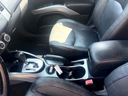 Used 2010 Mitsubishi Outlander XLS image 14