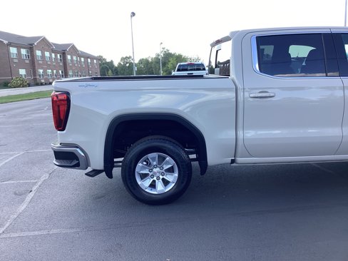New 2026 GMC Sierra 1500 SLE w/ Preferred Package image 6