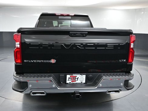 Used 2024 Chevrolet Silverado 1500 LTZ w/ LTZ Premium Package image 7