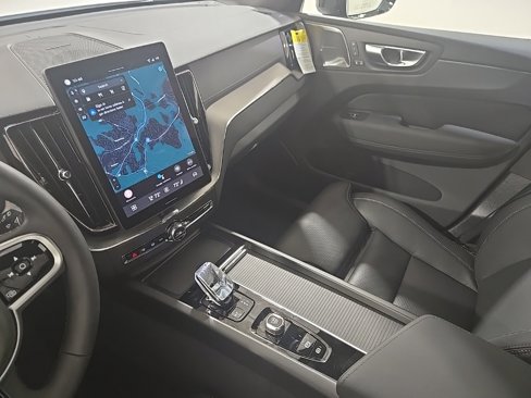 New 2026 Volvo XC60 B5 Ultra w/ Climate Package image 11
