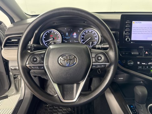 Used 2022 Toyota Camry LE image 17