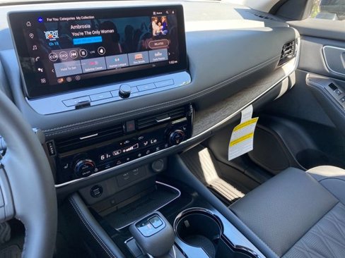 New 2026 Nissan Rogue Platinum image 17