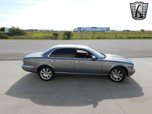 Used 2004 Jaguar XJ8 image 7