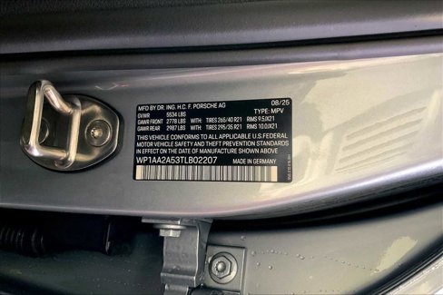 New 2026 Porsche Macan image 23