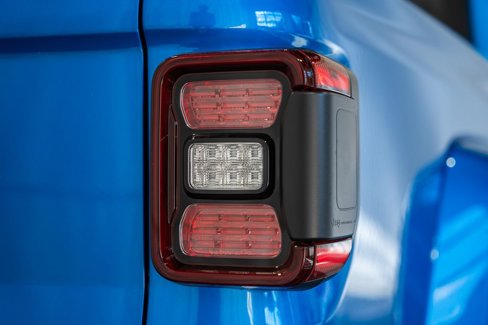 New 2025 Jeep Gladiator Sport image 6