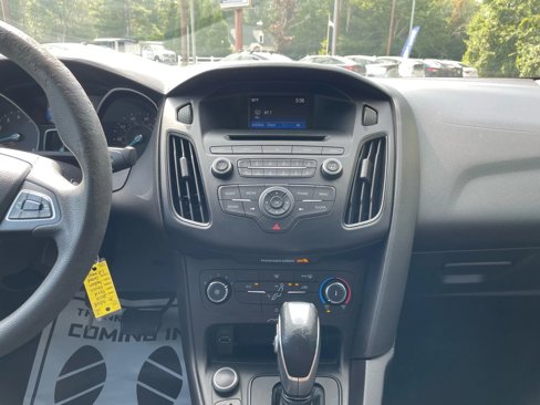 Used 2015 Ford Focus SE image 20