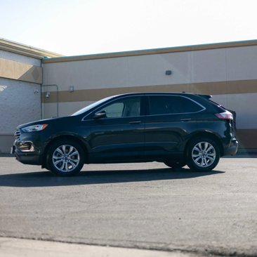 Used 2021 Ford Edge Titanium w/ Cargo Accessory Package image 4