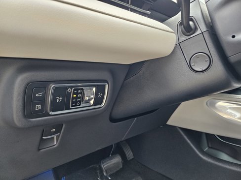 New 2025 Lincoln Nautilus Premier w/ Equipment Group 102A image 12
