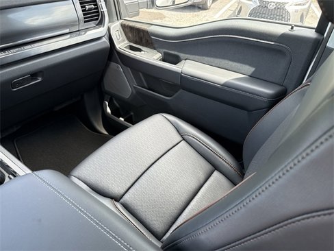 New 2025 Ford F450 Lariat image 18