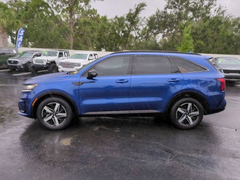 Used 2023 Kia Sorento S image 16