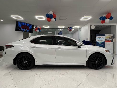 Used 2023 Toyota Camry XSE image 5